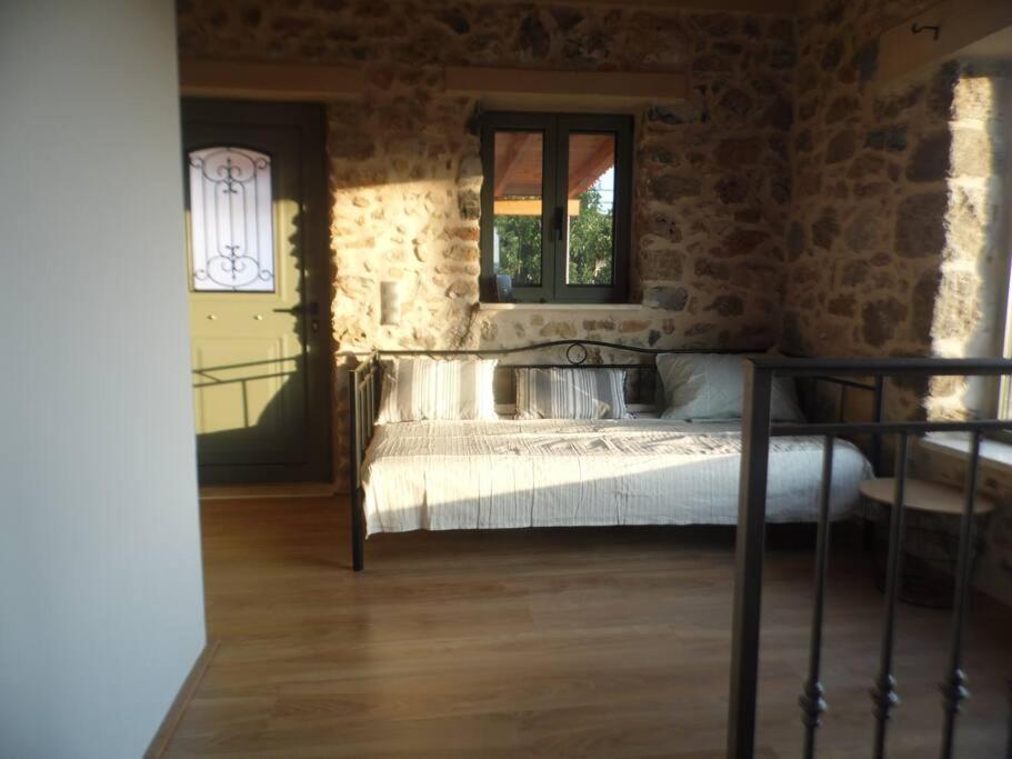 Villa Alonia Kalamata Exteriör bild